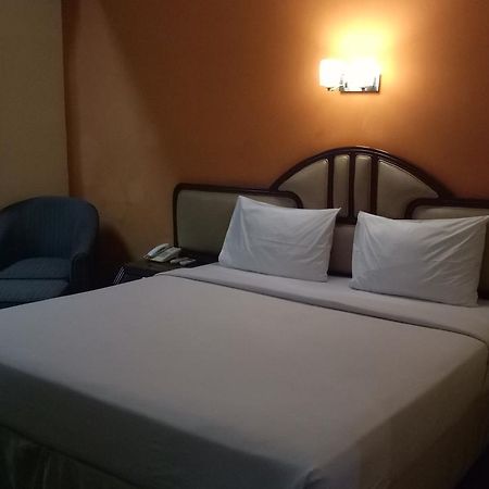 Hotel Mirah Sartika Bogor Esterno foto