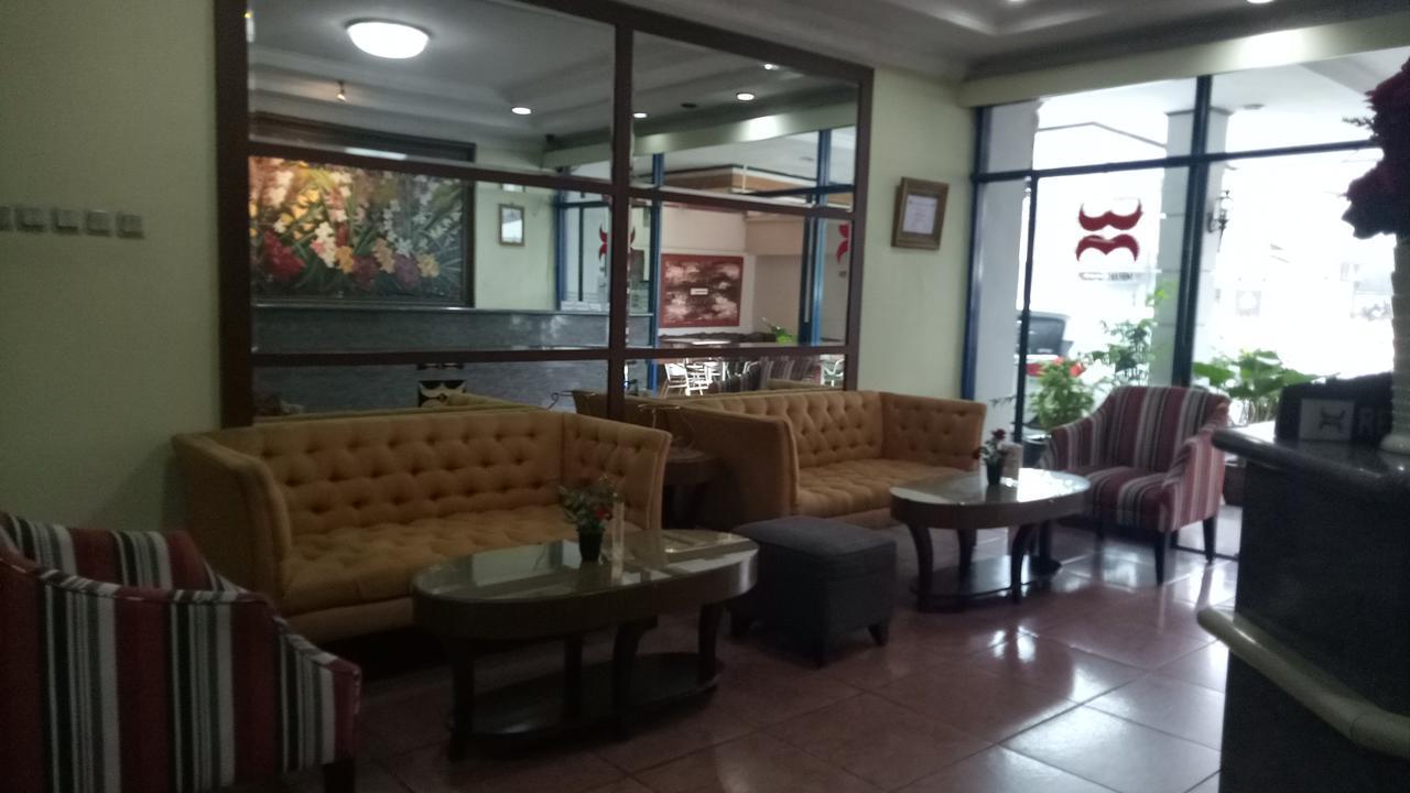 Hotel Mirah Sartika Bogor Esterno foto