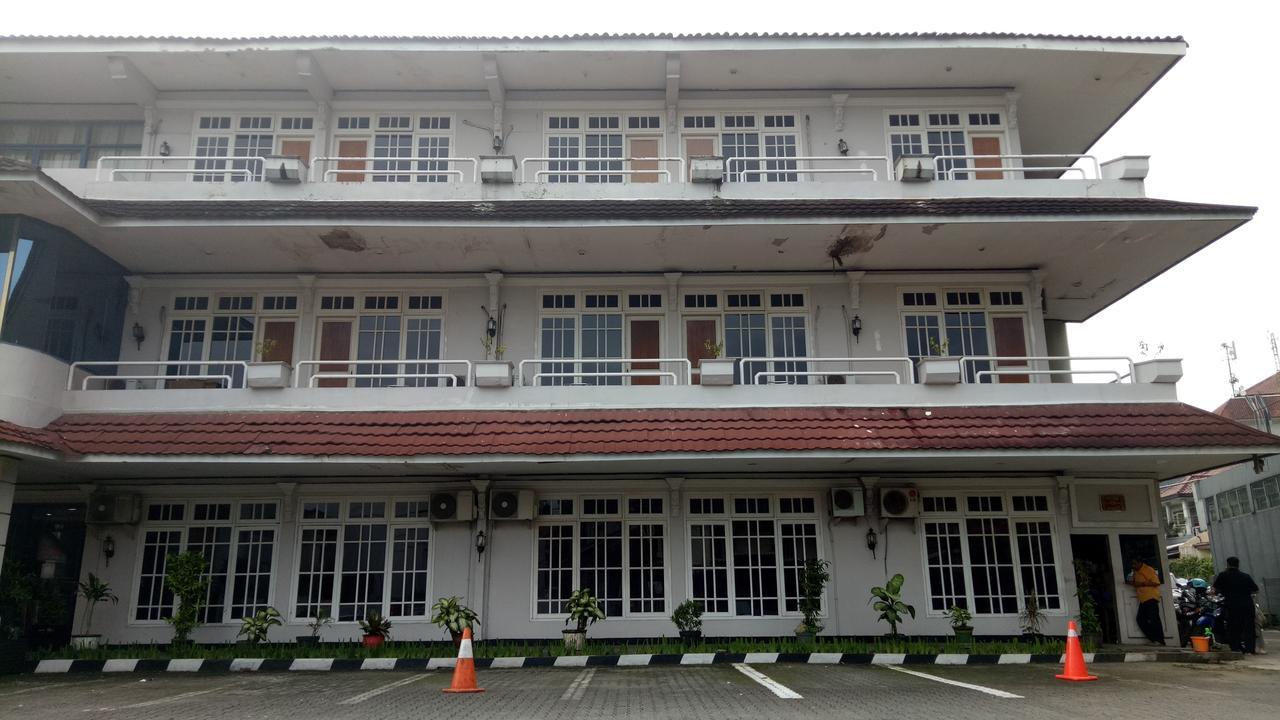 Hotel Mirah Sartika Bogor Esterno foto